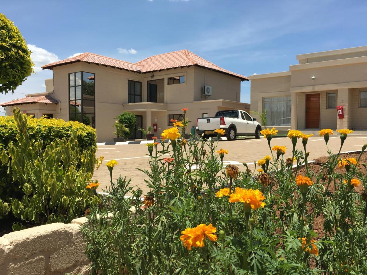 Hill View Inn Serowe المظهر الخارجي الصورة